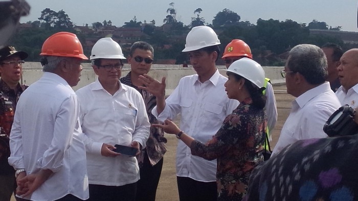 Tinjau Pembangunan Tol Cisumdawu, Jokowi: Semuanya Lancar