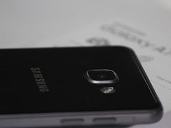 Unboxing Galaxy A7 Generasi Terbaru