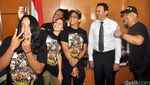 Selfie Time! Bintang Comic 8 Narsis Bareng Ahok