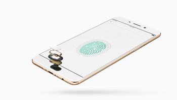 Terdapat sensor sidik jari yang menyatu dengan tombol home di bagian  depan. Pabrikan ponsel asal China ini mengklaim kinerja sensor sidik jari tersebut begitu cepat, hanya 0,2 detik untuk login. Foto: Oppo