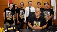 Para bintang film Comic 8 bersama Ahok di Balai Kota, Jakarta Pusat pada Rabu (16/3/2016). Pool/Ismail/detikFoto.