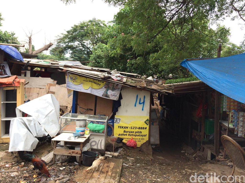 pindah surat tanah milik Kampung Menteng TPU Pulo Pemulung Pasrah Digusur Warga di