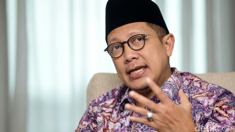 Rapat di Komisi VIII, Menag Jelaskan Tentang Keterlambatan Visa Haji Rapat di Komisi VIII, Menag Jelaskan Tentang Keterlambatan Visa Haji