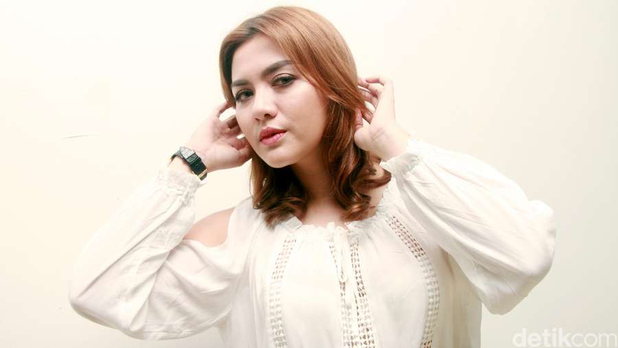 Vicky Shu Cantik dengan Rambut Pendek Vicky Shu Cantik dengan Rambut Pendek