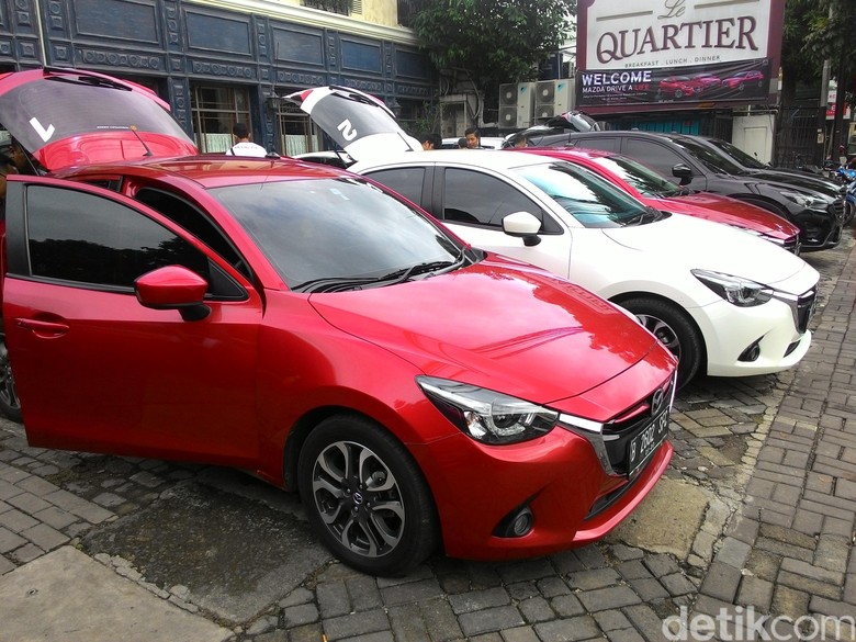 Mazda 2 sudah Diantar, Terima kasih Mazda MT Haryono Mazda 2 sudah Diantar, Terima kasih Mazda MT Haryono