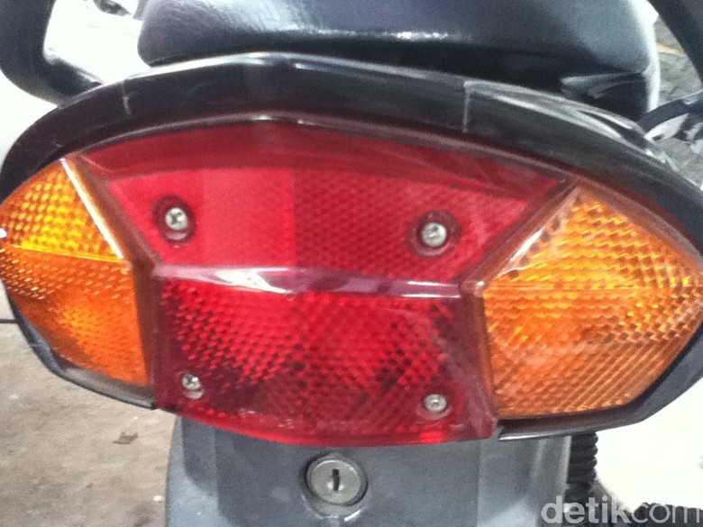 Lampu sein motor. Foto: Dadan Kuswaraharja Lampu sein motor. Foto: Dadan Kuswaraharja