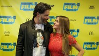 Ia tampak mesra dengan suaminya, Joe Manganiello. Mike Windle/Getty Images for SXSW/detikFoto.