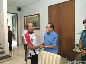 Rizal Ramli Sambut Sabar Gorky yang Telah Mendaki Gunung Aconcagua