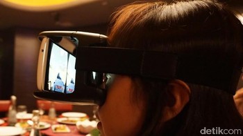 Karena keberadaan TheatreMax itu pula, MBG 4P Manager Lenovo Indonesia Anvid Erdian percaya diri menyebutkan bahwa kekuatan VR yang ditawarkan, ada pada smartphone-nya. Ini karena smartphone-nya yang bisa meng-convert any content jadi VR, yakinnya. Foto: detikINET/Rachmatunnisa