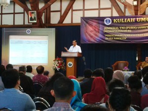 Menkopolhukam Kuliahi Mahasiswa ITB