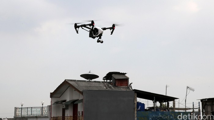 NYPD menggunakan drone untuk memantau pesta Tahun Baru di Times Square. (Foto ilustrasi drone: Ari Saputra) NYPD menggunakan drone untuk memantau pesta Tahun Baru di Times Square. (Foto ilustrasi drone: Ari Saputra)