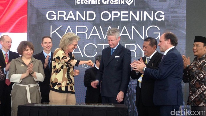 Pabrik Papan Fiber Semen Rp 850 M di Karawang Serap Seratusan Pekerja