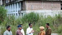 Sebagaimana diketahui, pembangunan proyek Hambalang dihentikan sejak tahun 2011 ketika KPK mulai membongkar praktik korupsi dalam proses pembangunannya. Kompleks olahraga yang berdiri di atas lahan seluas 32 hektar itu terlihat tak terawat dan pembangunan tak berlanjut.