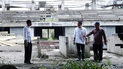 Jokowi Tinjau Proyek Hambalang
