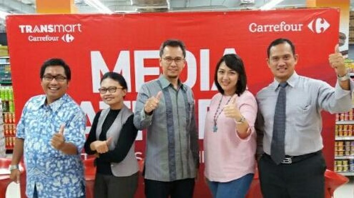 Transmart Carrefour Gelar Kegiatan Tebar Hewan Qurban dan Donor Darah