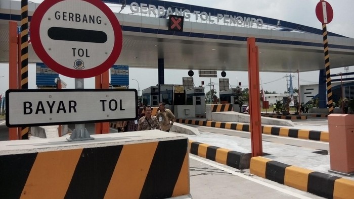 Presiden Jokowi resmikan beroperasinya tol Surabaya-Mojokerto seksi IV.