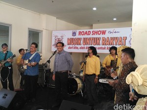 Isi Akhir Pekan, Wagub Djarot Bernyanyi Bersama Warga Rusun Jatinegara Barat