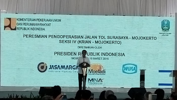 Usai Peresmian, Jokowi Jajal Tol Surabaya-Mojokerto Seksi IV