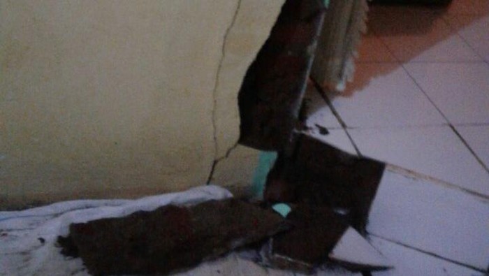 Longsor di Tasikmalaya, 11 Rumah Retak-retak