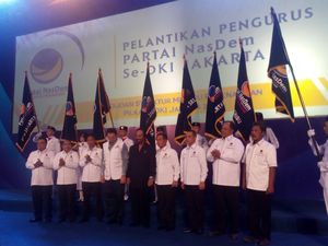 Kejutan Surya Paloh untuk Ahok:  Rompi NasDem Bertulis Teman Ahok