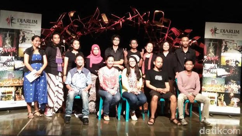 8 Seniman Muda Indonesia Terima Beasiswa Seni 8 Seniman Muda Indonesia Terima Beasiswa Seni