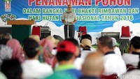 Kegiatan upaya penghijauan jalan tol itu juga sebagai perayaan sekaligus memperingati Hari Bakti Rimbawan dan Hari Hutan Internasional. 