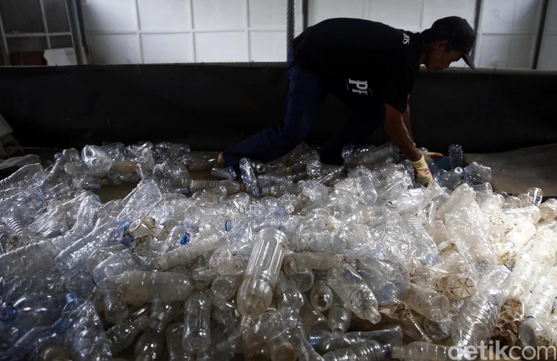 Menko Maritim: Kita Mau 2025, 70% Sampah Plastik Habis Menko Maritim: Kita Mau 2025, 70% Sampah Plastik Habis