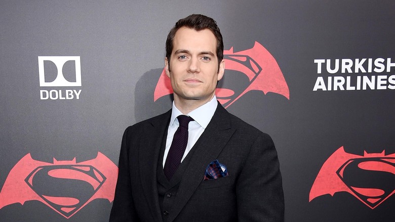 Gantung Jubah Merahnya, Henry Cavill Tak Lagi Superman Gantung Jubah Merahnya, Henry Cavill Tak Lagi Superman