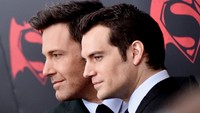 Ben berperan sebagai Bruce Wayne (Batman) dan Henry berperan sebagai Clark Kent (Superman) dalam film tersebut. Mike Coppola/Getty Images/detikFoto.
