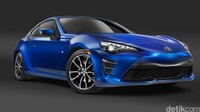 86 model terbaru modelnya kini lebih agresif dengan intake (saluran udara masuk) yang lebih besar. Namun profil mobil yang rendah tetap dipertahankan. Bagian depan mobil lampu LED, dan lampu sein serta bemper direvisi ulang. Foto: Toyota