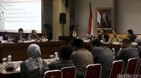 Komisi Pemilihan Umum (KPU) melaksanakan evaluasi tahapan pencalonan Pilkada 2015 bersama Komisi Pemberantasan Korupsi (KPK), Badan Narkotika Nasional (BNN) dan Ikatan Dokter Indonesia (IDI).