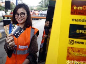 Isi Ulang Uang Elektronik akan Kena Biaya, Ekonom: Membebani Masyarakat