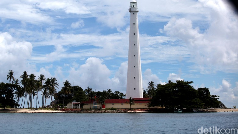 Pulau Lengkuas yang punya pantai cantik (Reno Hastukrisnapati Widarto/detikFoto) Pulau Lengkuas yang punya pantai cantik (Reno Hastukrisnapati Widarto/detikFoto)