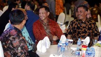 Sejumlah pejabat hadir, salah satunya adalah Ketua DPRD DKI Jakarta Prasetyo Edi Marsudi (kanan).