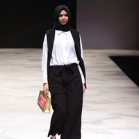 Warnatasku by Jenahara Eksistensi Warisan Leluhur Indonesia Fashion Week 2016 at Jakarta Convention Center. Jakarta. [Foto: Mohammad Abduh/Wolipop]