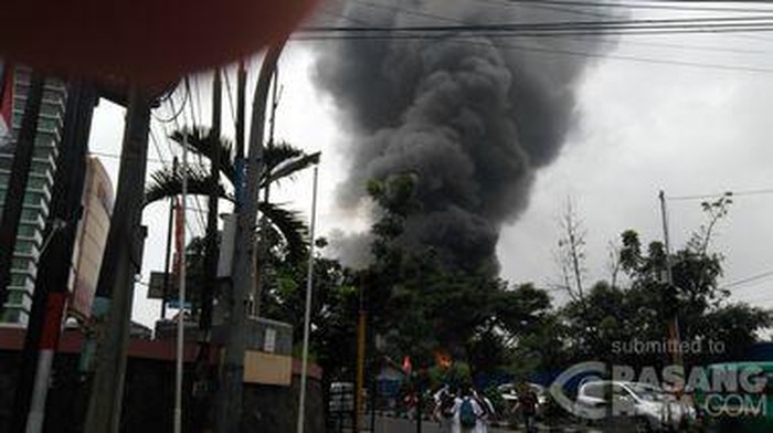 Toko di Paskal Bandung Terbakar, Lalin Macet