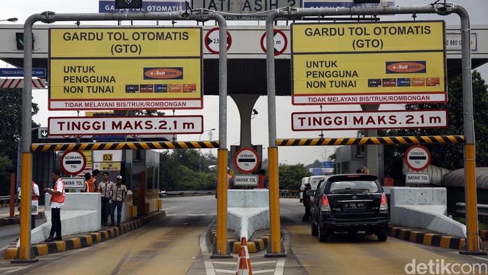 Sinergi BUMN yang terdiri dari PT Jasa Marga Tbk (JSMR) bersama 4 Bank BUMN melaunching e-Payment Toll. Kini Bayar tol bisa pakai e-Money 4 Bank tersebut.