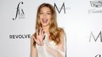 Gigi Hadid Seksi Berbaju Menerawang