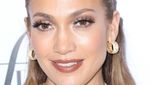 Pretty in White, Jennifer Lopez