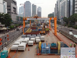Ada Proyek Pembangunan Entrance MRT, Lalin di Thamrin Direkayasa