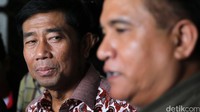 Bakal calon gubernur DKI 2017, Yusril Ihza Mahendra bertemu dengan bakal calon gubernur Abraham Lunggana (Lulung) di Tanah Abang, Jakarta Pusat, Senin (21/3/2016). Pertemuan sekitar 90 menit tersebut membahas Pilkada DKI yang akan berlangsung tahun mendatang. (Ari Saputra/detikcom)