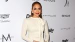 Pretty in White, Jennifer Lopez