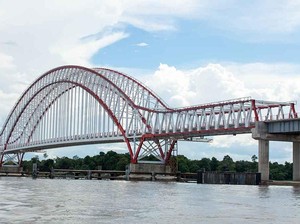 Resmikan Jembatan Terpanjang di Kalimantan, Jokowi: Kok Bisa Cepat Selesai?