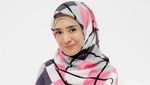 Dea Ananda Tampil Berhijab