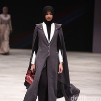 Warnatasku by Kursein Karzai Eksistensi Warisan Leluhur Indonesia Fashion Week 2016 at Jakarta Convention Center. Jakarta. [Foto: Mohammad Abduh/Wolipop]