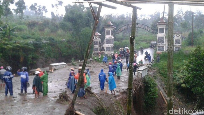 Banjir Bandang di Magelang, Satu Orang Tewas dan Jembatan Rusak Berat