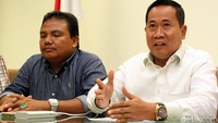 Wakil Sekjen PPP Sudarto (kanan) menanggapai saran Parmusi yang meminta dua kubu PPP untuk islah.
