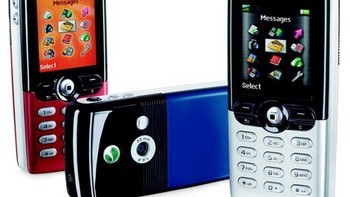 Sony Ericsson T610 yang jadi dambaan remaja era milenium. Foto: UnwiredView
