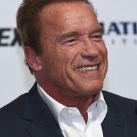 Aktor sekaligus mantan gubernur Arnold Schwarzenegger selingkuh dengan pembantu rumah tangganya selama bertahun-tahun, bahkan sampai memiliki anak. Setelah terbongkar, Maria Shriver langsung menceraikannya. Foto: Getty