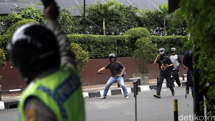 Demo Taksi Berujung Ricuh, Polisi Tetapkan 1 Orang Jadi Tersangka